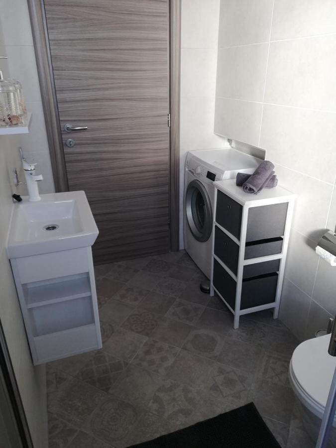 Apartment Stefania On The Beach Koromačno Εξωτερικό φωτογραφία