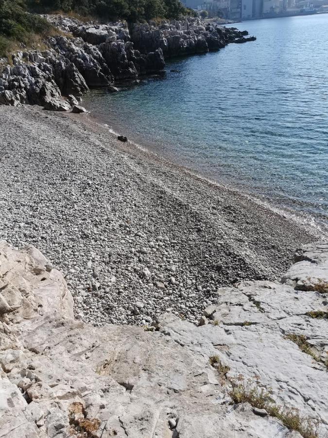 Apartment Stefania On The Beach Koromačno Εξωτερικό φωτογραφία
