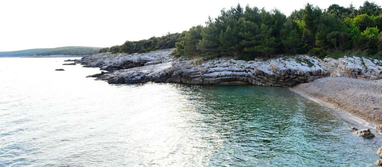 Apartment Stefania On The Beach Koromačno Εξωτερικό φωτογραφία