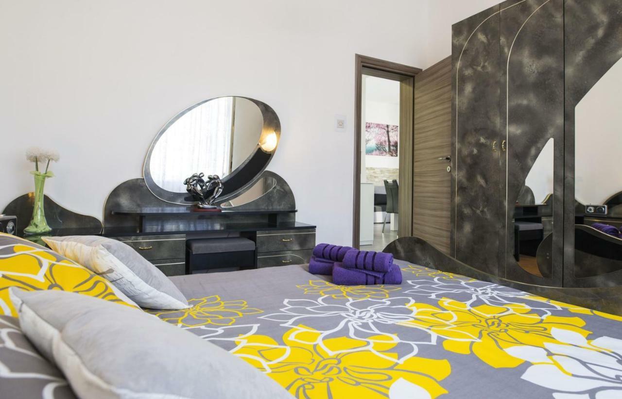 Apartment Stefania On The Beach Koromačno Εξωτερικό φωτογραφία