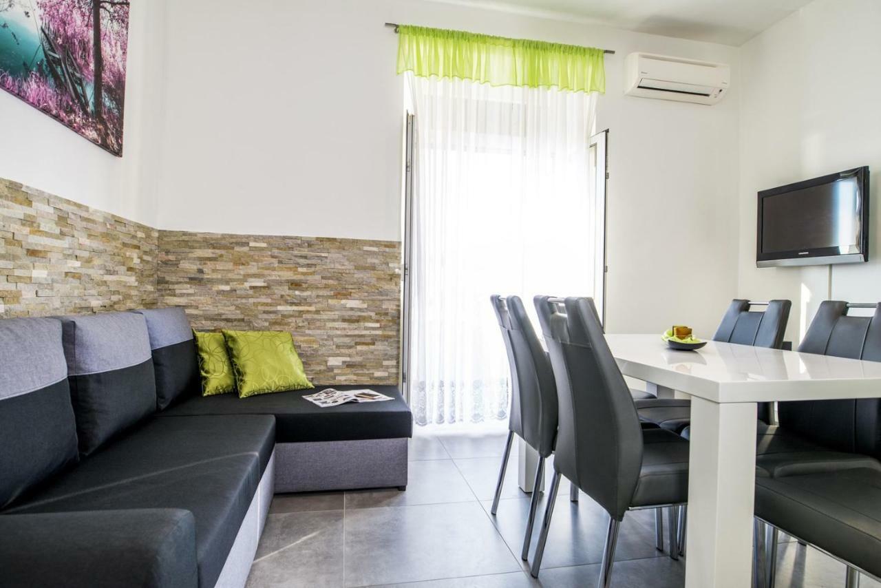 Apartment Stefania On The Beach Koromačno Εξωτερικό φωτογραφία
